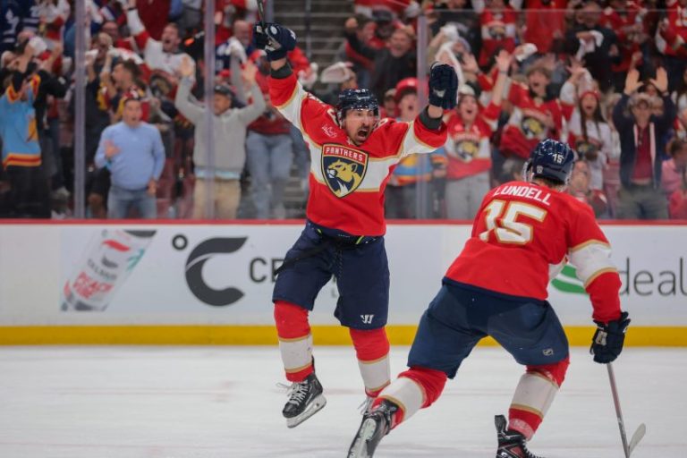 Defending champion Panthers win wild Game 3 in overtime: Highlights
