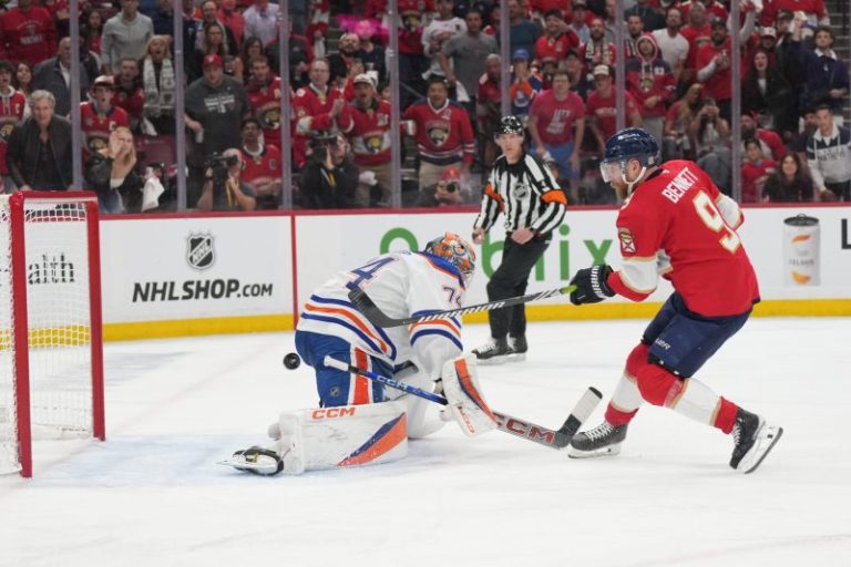 Panthers rout Oilers, take Stanley Cup Final lead: Game 3 highlights