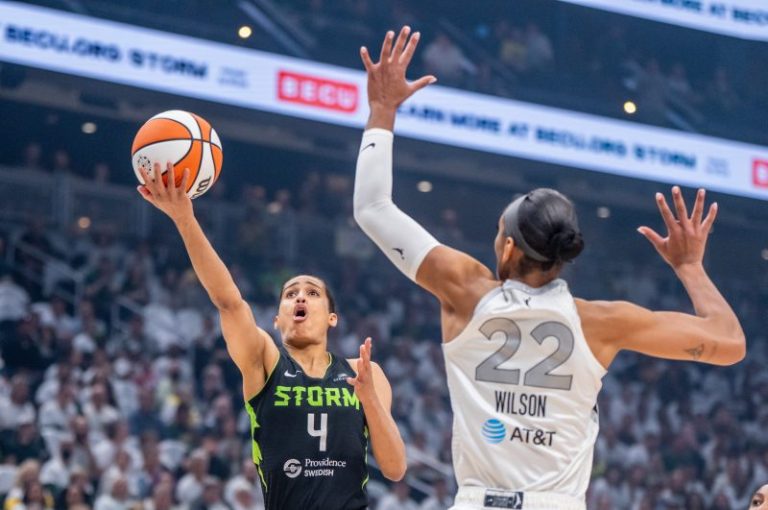 Storm overcome large deficit to force Game 3 vs. Aces: Highlights