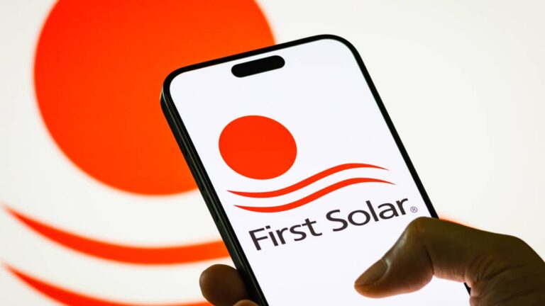One company stands to gain as bankruptcy wave hits solar sector